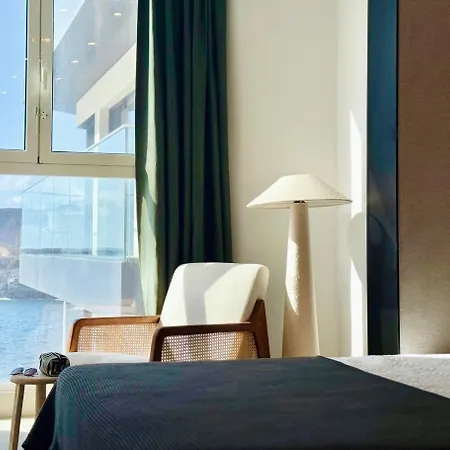 Canaryislandshost L Canteras *